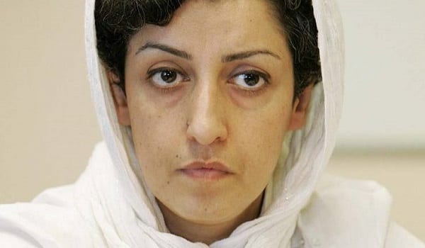 Die iranische Frauenrechtlerin Narges Mohammadi ist seit Mai 2015 willkürlich inhaftiert. Trotz der Coronavirus-Pandemie ist sie immer noch im Zanjan-Gefängnis inhaftiert.