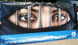 Seit Jahrzehnten werden Gewerkschafter, Demokratieaktivisten, Frauenrechtler, Homosexuelle und Angehörige religiöser Minderheiten schikaniert, verhaftet und sogar hingerichtet.