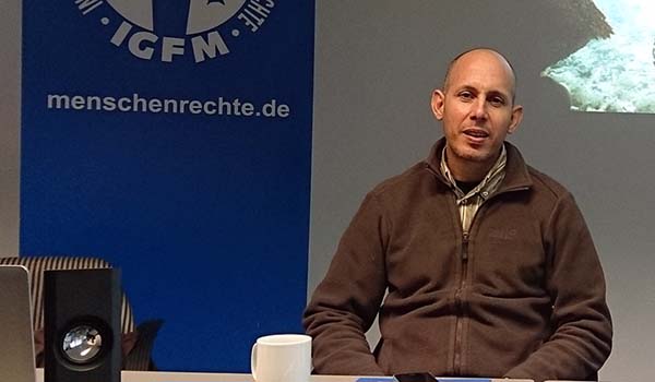 Ariel-Ruiz-Urquiola Der Kubaner Ariel Ruiz Urquiola ist überzeugt davon, dass er im Gefängnis vorsätzlich mit dem HI-Virus angesteckt worden ist.