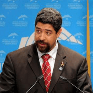 Der Menschenrechtsaktivist und Direktor des “Center for a Free Cuba” in Virginia, USA, John Suarez, setzt sich für die unschuldig Inhaftierten ein. Im Interview gibt er Einblick in die gefährliche Situation für Menschenrechtsaktivisten auf Kuba.