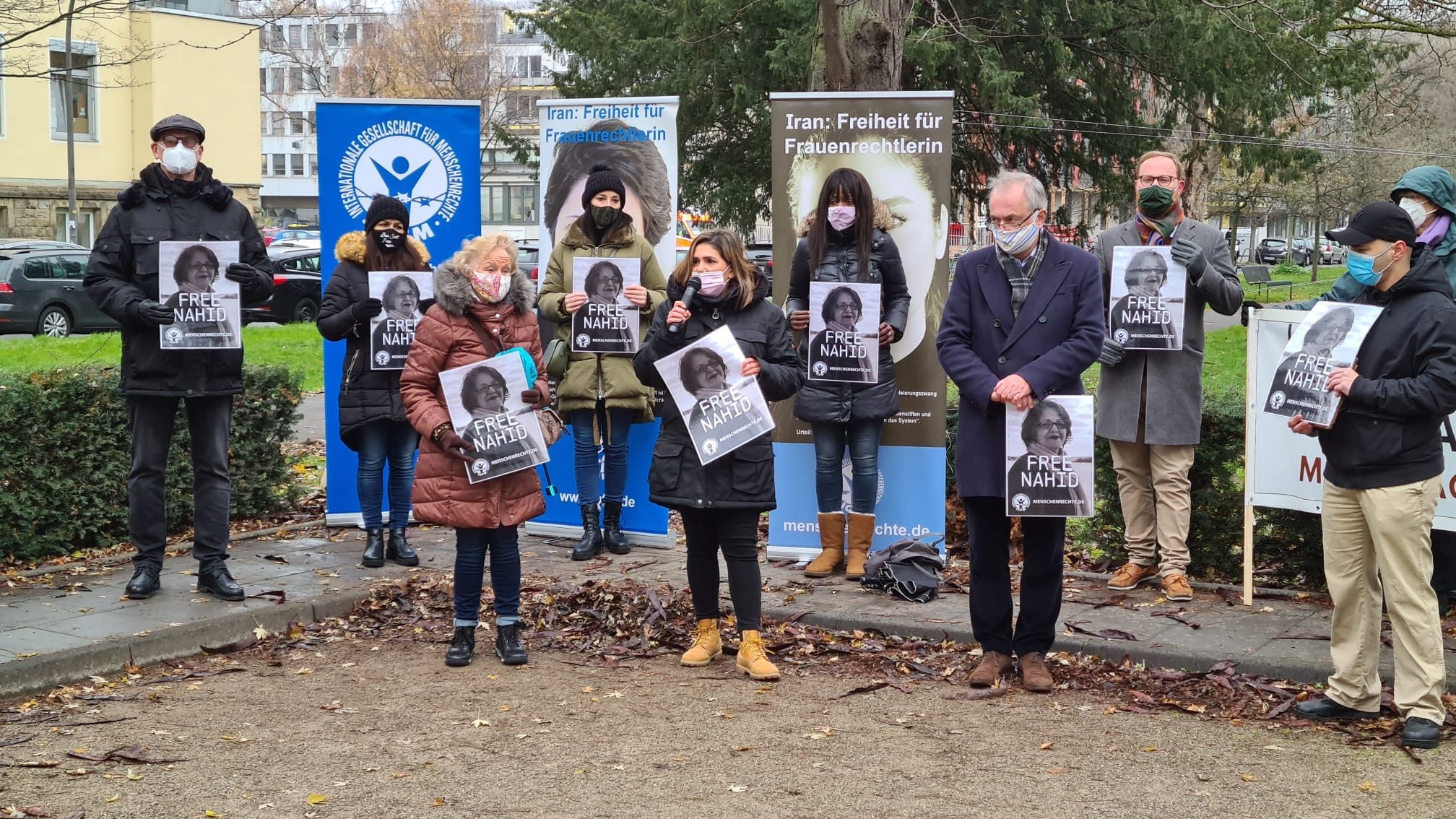 Gemeinsam mit der Tochter Mariam Claren und dem politischen Paten Prof. Heribert Hirte, MdB, fordert die IGFM die Freilassung der Kölnerin, die seit dem 16. Oktober im Evin-Gefängnis festgehalten wird. #Iran