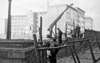 Bau der Berliner Mauer 1961