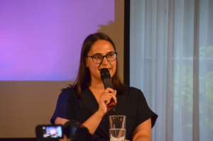 Lisa Sronipah beim Iran-Fprum in München