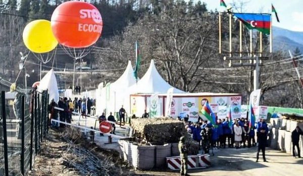Seit dem 12. Dezember blockieren Aserbaidschaner die einzige Straße, die Bergkarabach (Artsakh) mit Armenien verbindet. Lebensmittel und Medikamente können nicht passieren.