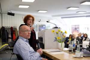 Margarita Kola spricht auf der 52. Jahrestagung der IGFM in Bonn