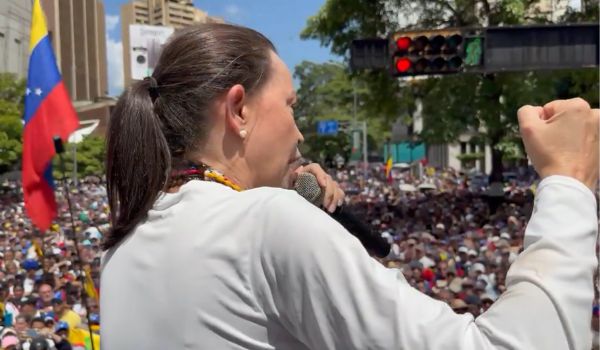 Nach dem Wahlbetrug von Maduro nehmen die Massenproteste kein Ende. Es gibt Anschuldigungen gegen die Opposition, Festnahmen und Diffamierung