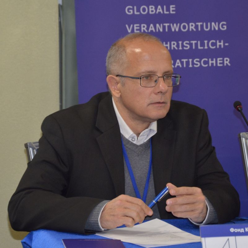 Dr. Andreas Umland