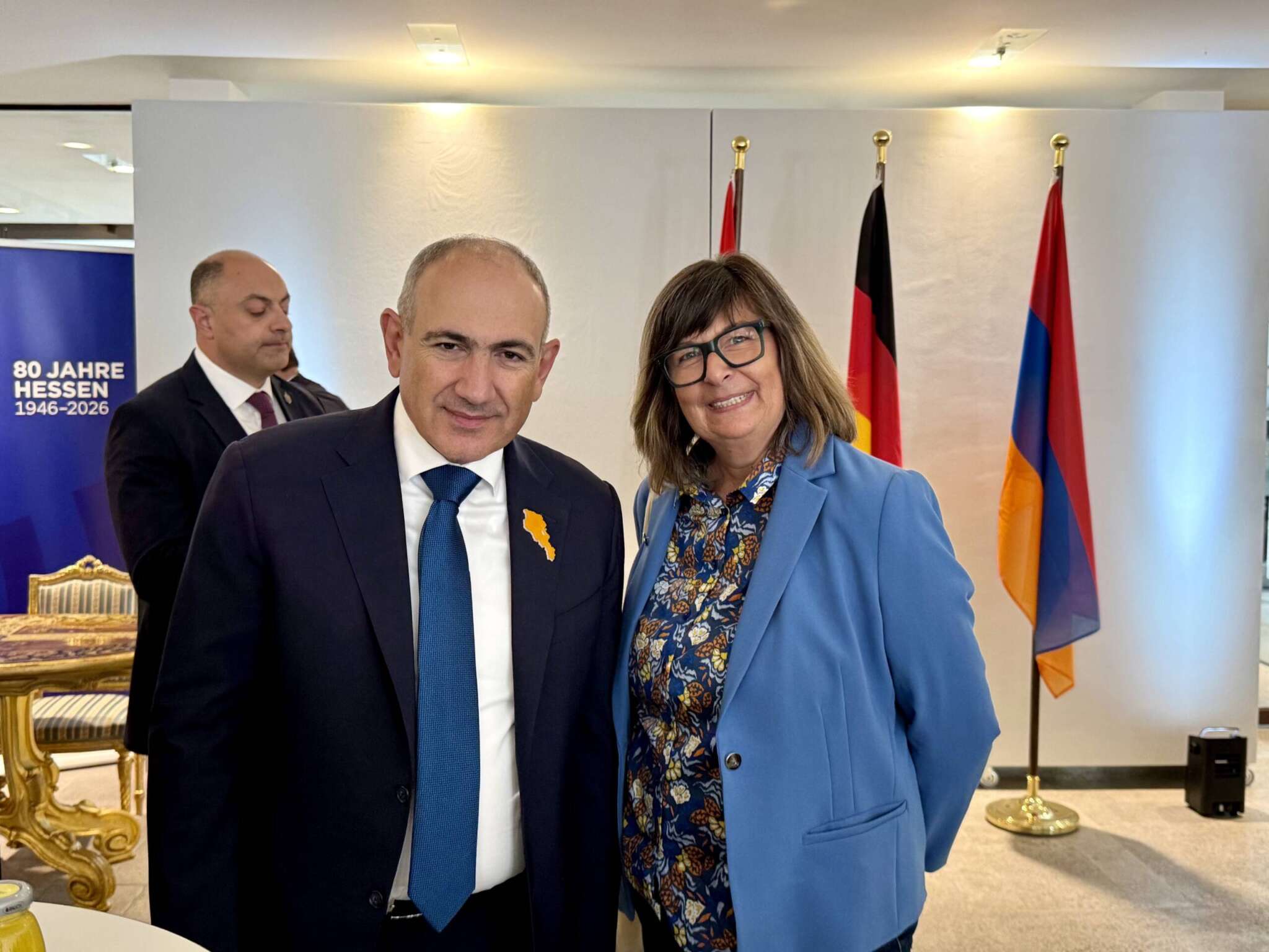 Nikol Paschinjan mit dem Hessischen Friedenspreis ausgezeichnet: Frieden und Demokratie als strategische Entscheidung für Armenien
