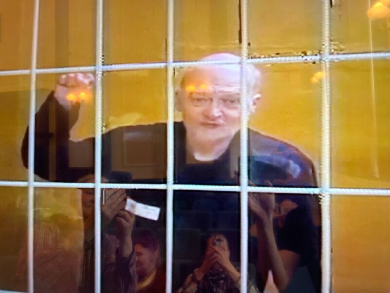 Image for the Tweet beginning: Russland: 16 Jahre Gefängnis für